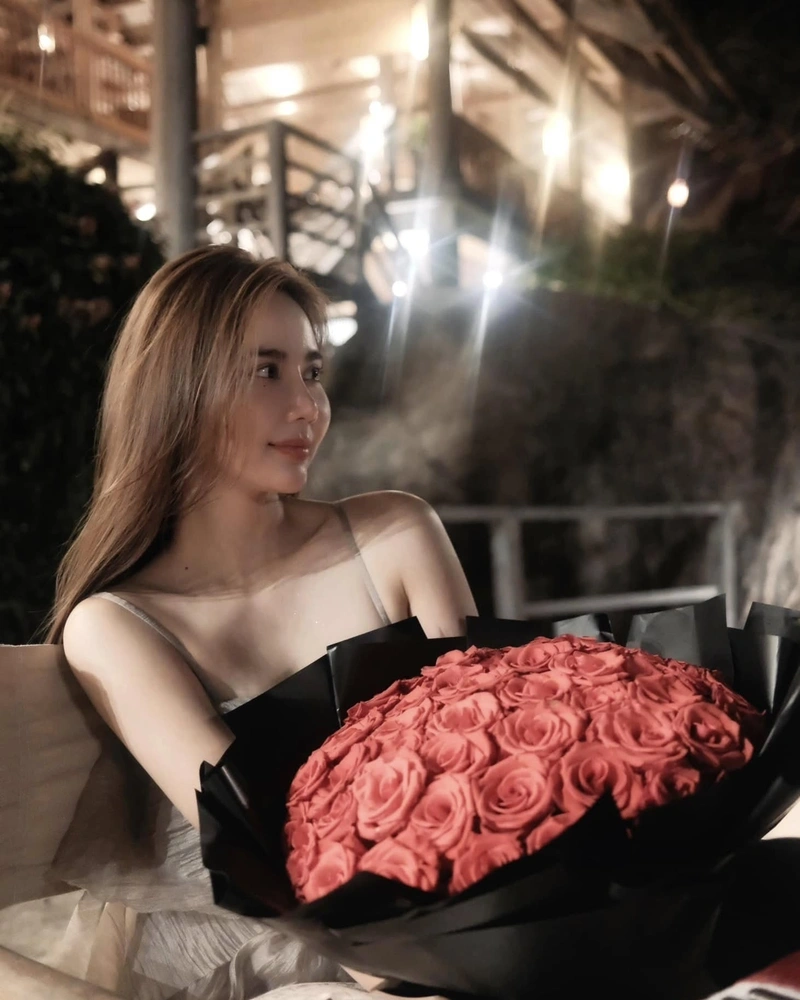 Ảnh Huyền Lizzie bikini sexy vòng 1 tròn trịa