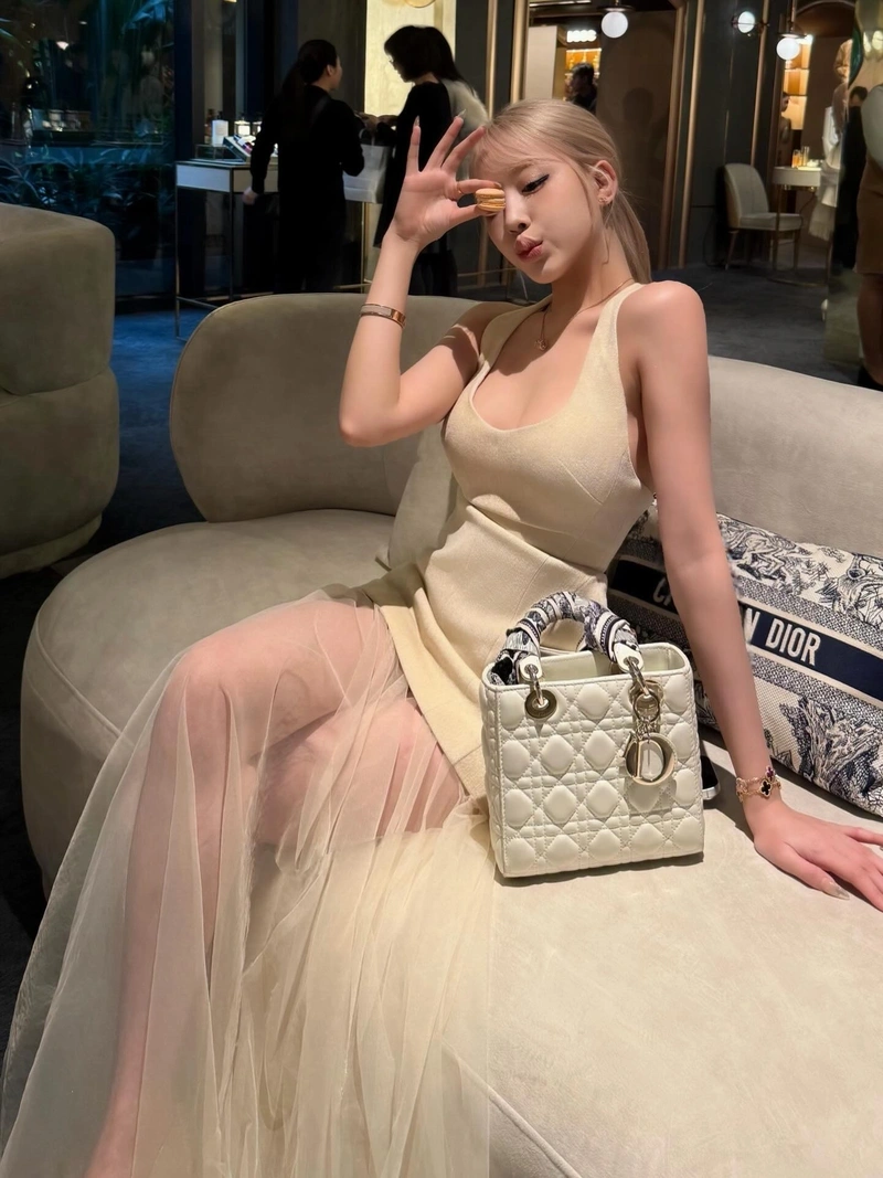 Ảnh Lê Huyền Diệu mặc bikini sexy 4K chi tiết