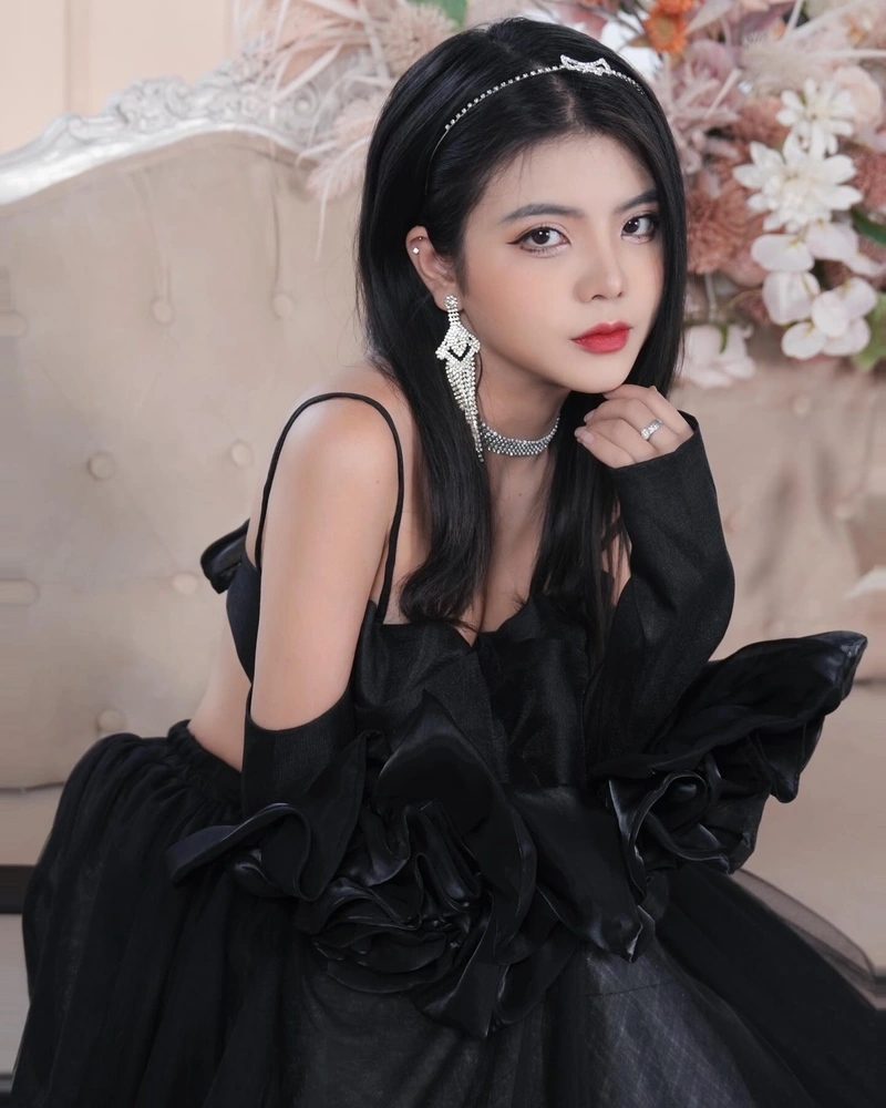 Ảnh Reency Ngô bikini sexy khoe đít tròn gợi dục