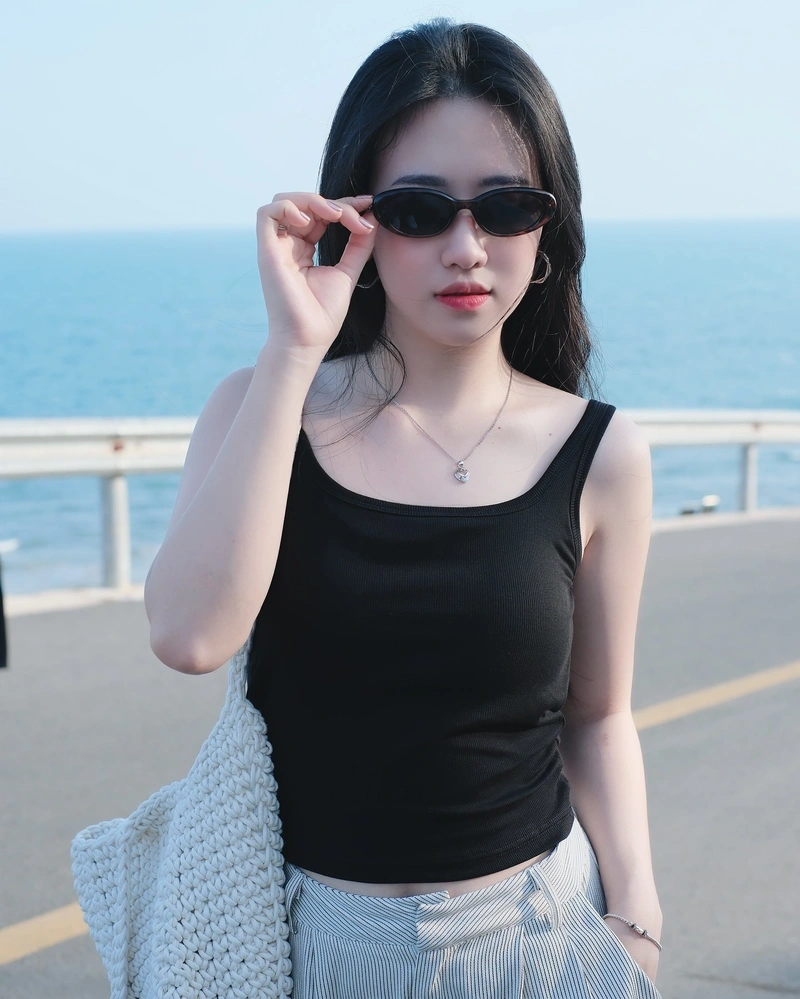 Ảnh Thảo Lee nude một phần body trắng