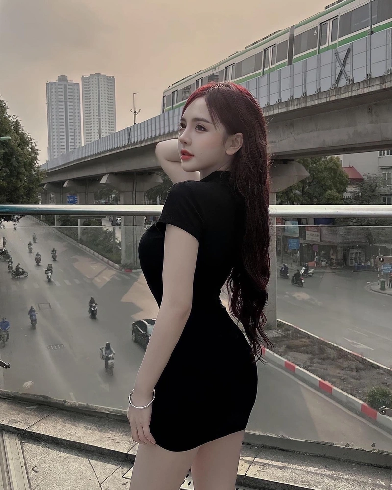 Ảnh Trần Huyền Châu bikini full HD nóng bỏng