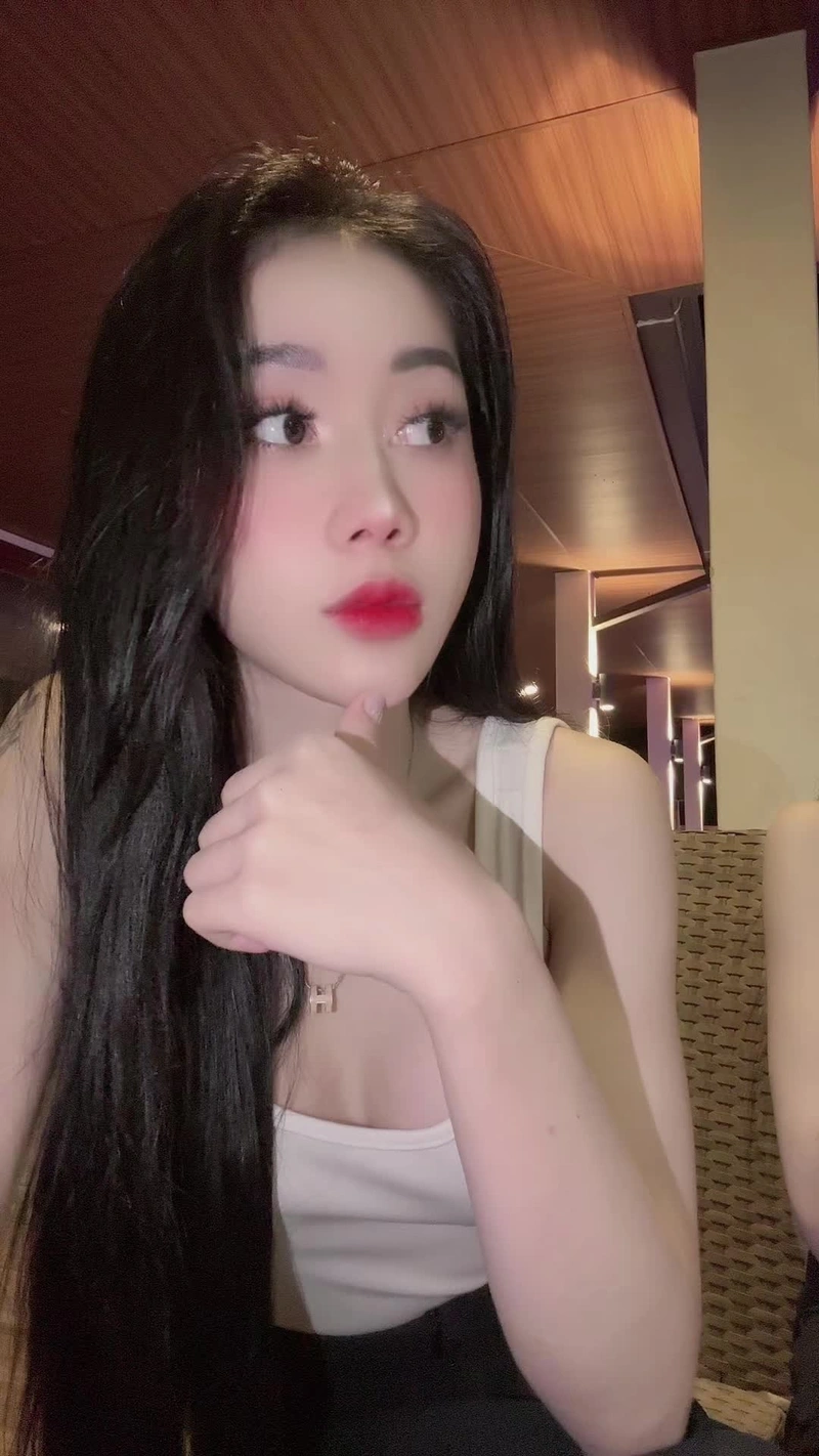 Ảnh Tuệ Vy Tiktoker sexy đít căng không che