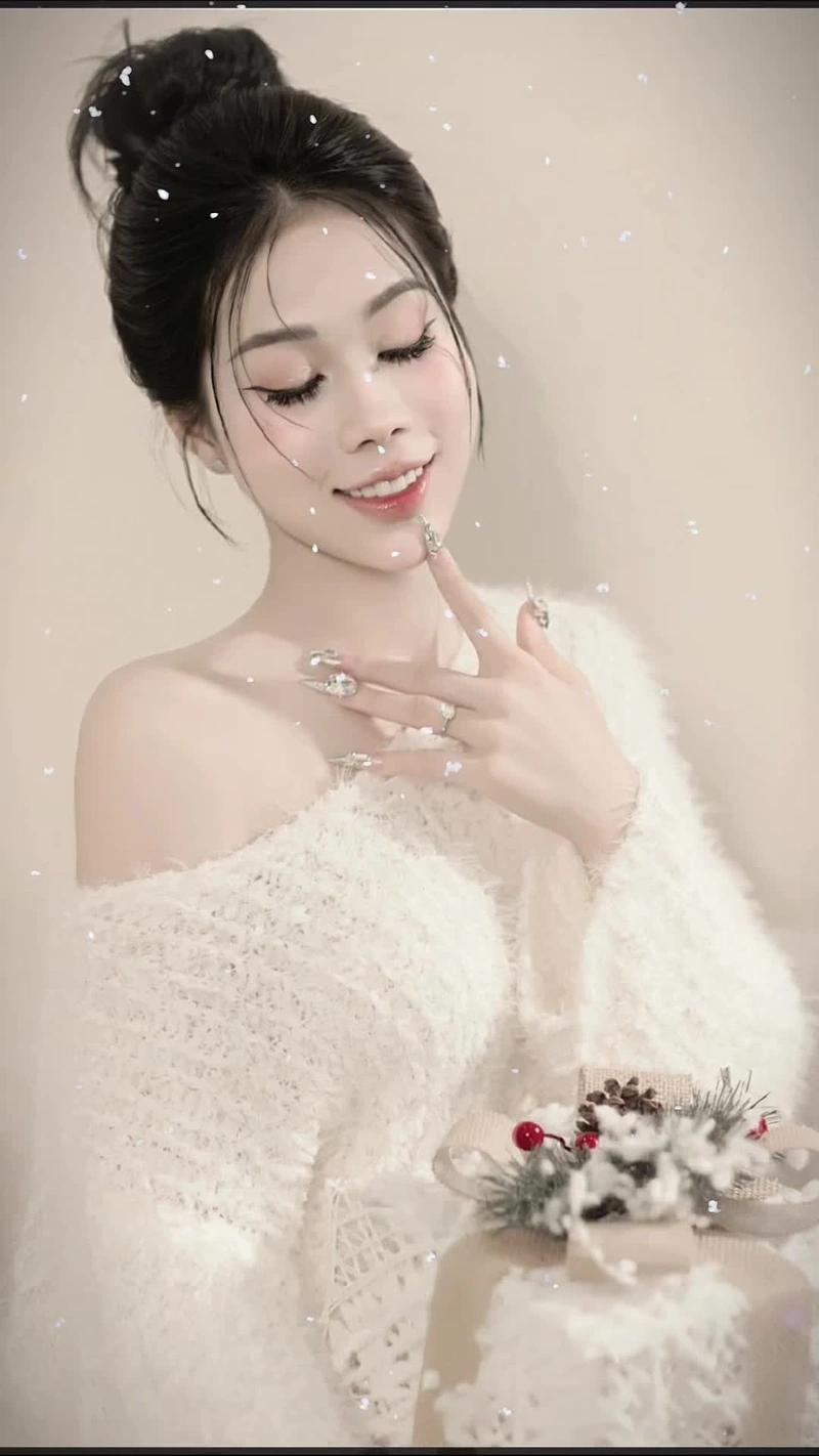 Ảnh Tuệ Vy Tiktoker sexy ngực khủng gợi tình