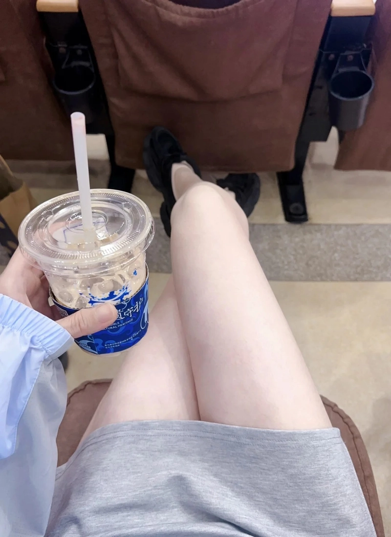 Ảnh đùi gái xinh sexy gợi cảm