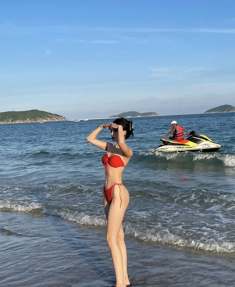 Ảnh gái Tây mặc bikini đầy cuốn hút