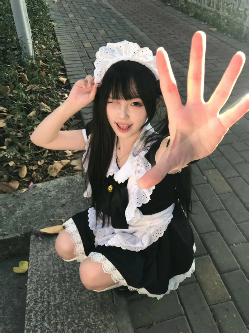 Ảnh gái đẹp diện đồ maid xinh