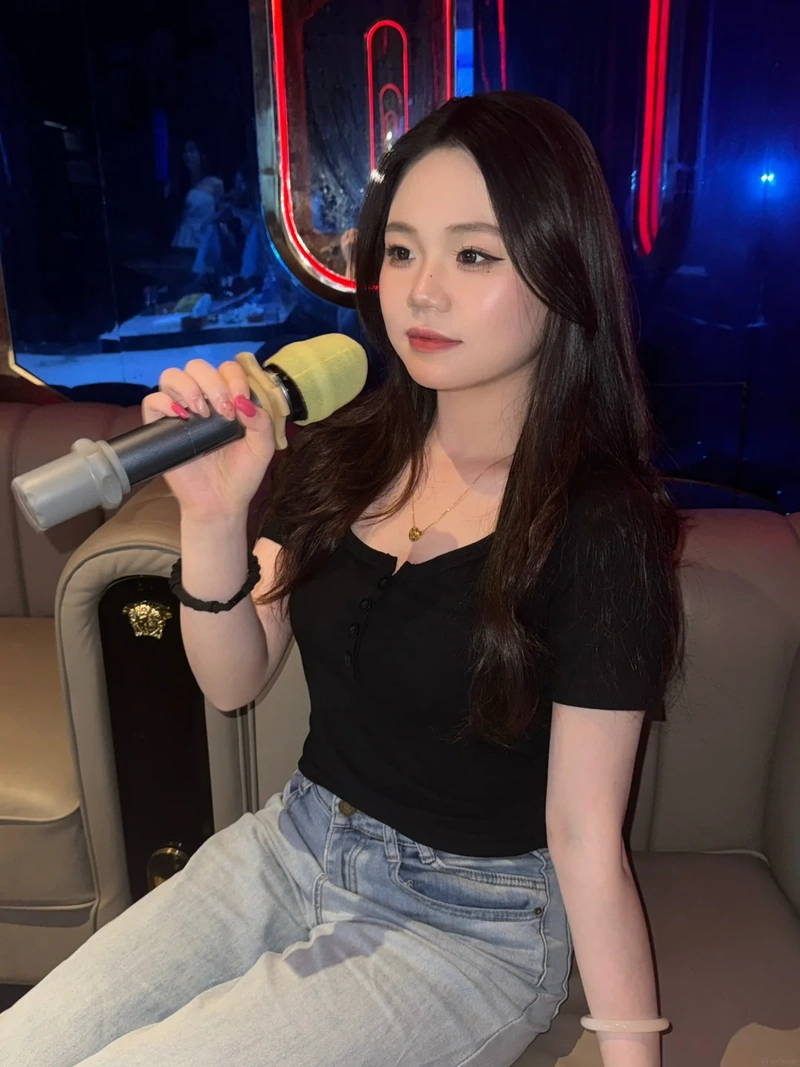 Ảnh gái karaoke full nude 4K cực phẩm
