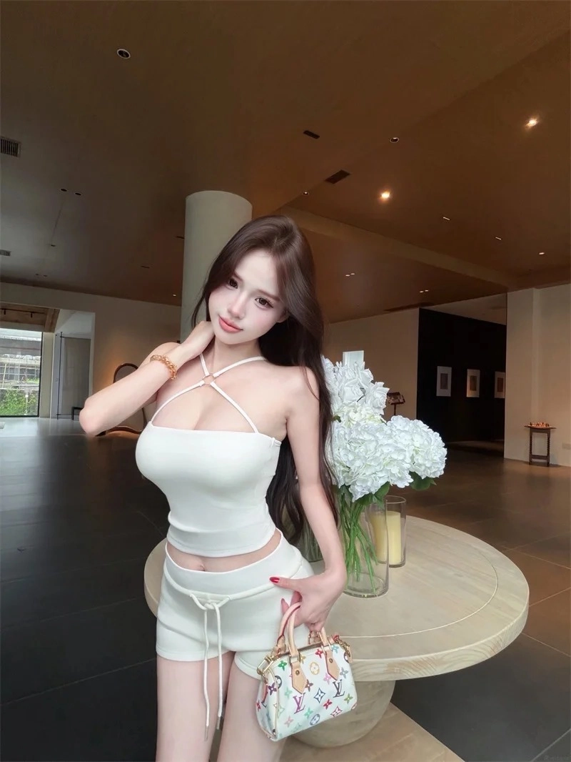 Ảnh gái ngon sexy da trắng mịn