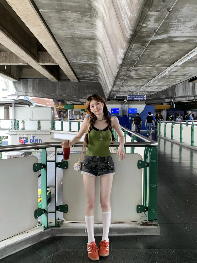Ảnh gái phố quyến rũ nổi bật