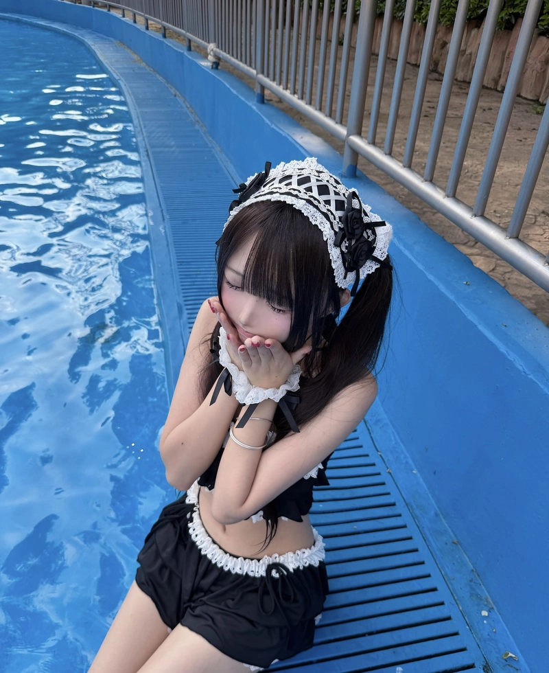 Ảnh gái xinh mặc bikini nhỏ thần thái quyến rũ