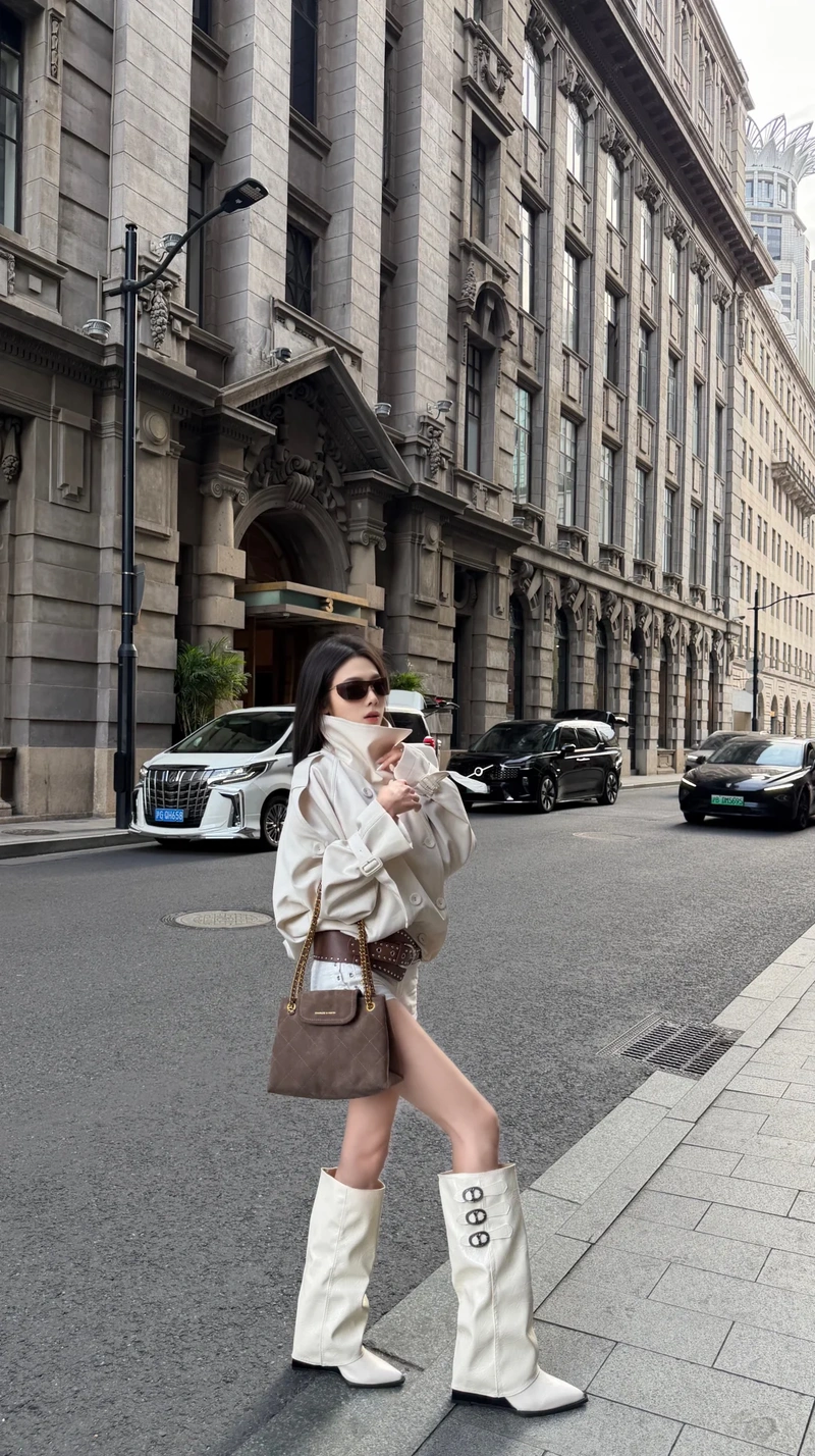 Ảnh girl phố tự tin phóng khoáng