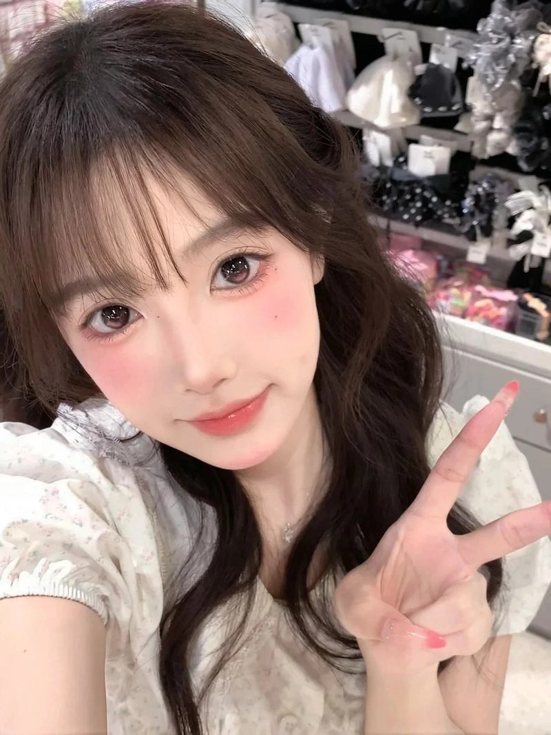 Ảnh selfie gái xinh da sáng mịn