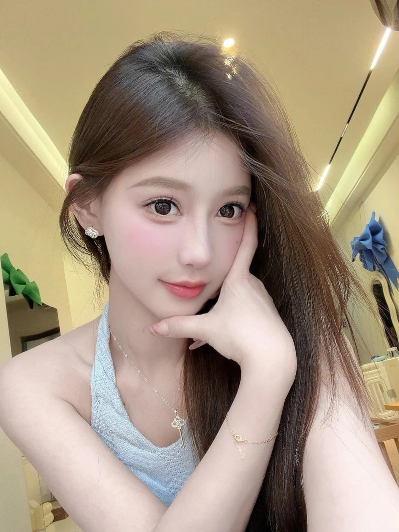 Ảnh selfie gái xinh xinh tươi