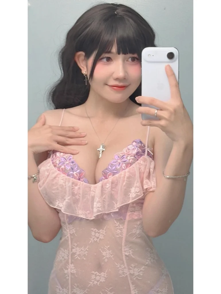 Arisa Nguyễn cởi hết khoe body gợi dục 4K