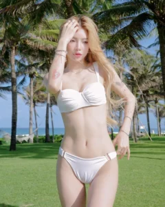 Ciin Bùi Thảo Ly body cuốn hút trong bikini 4K