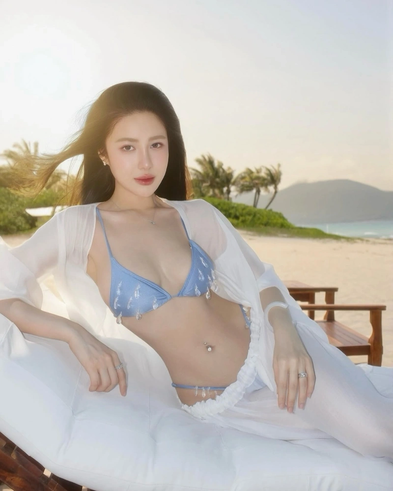Gái Nhật mặc bikini gợi cảm show hàng vòng 1 khủng