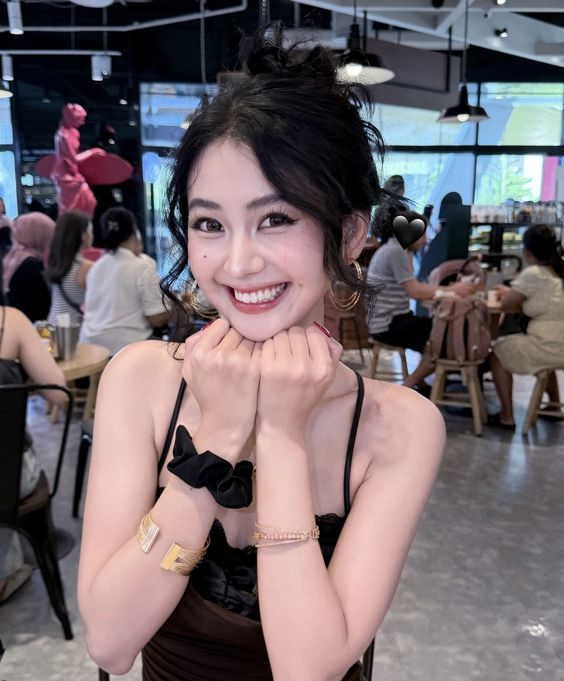 Gái xinh Thái Lan rạng ngời đẹp