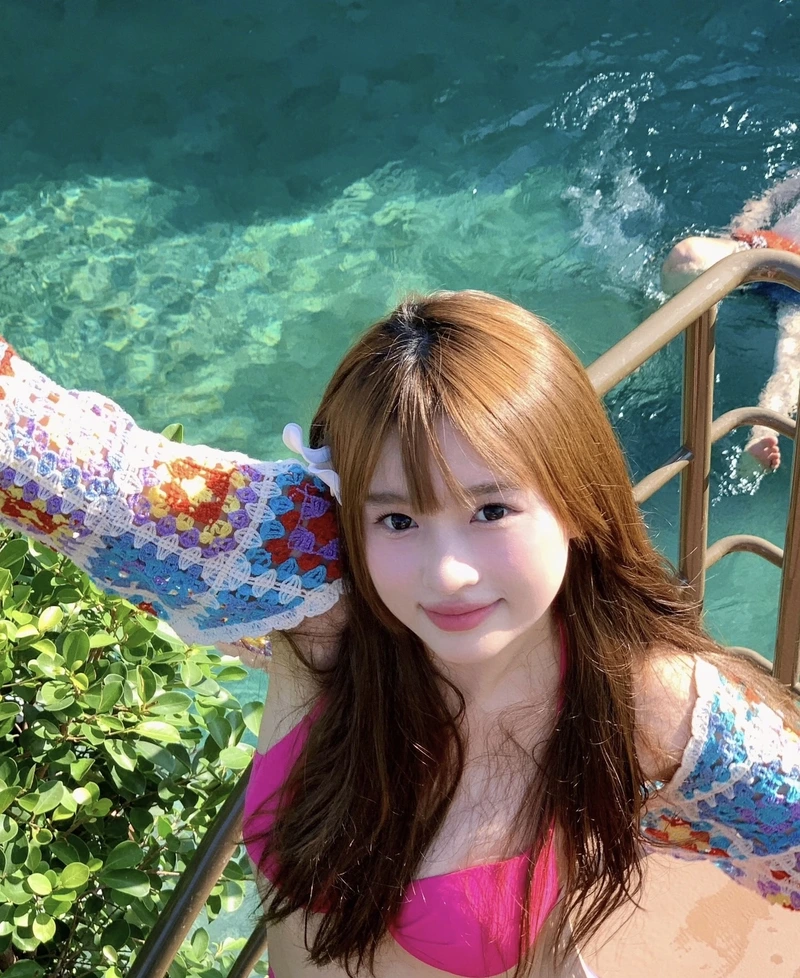 Gái xinh mặc bikini nhỏ nét đẹp gợi cảm