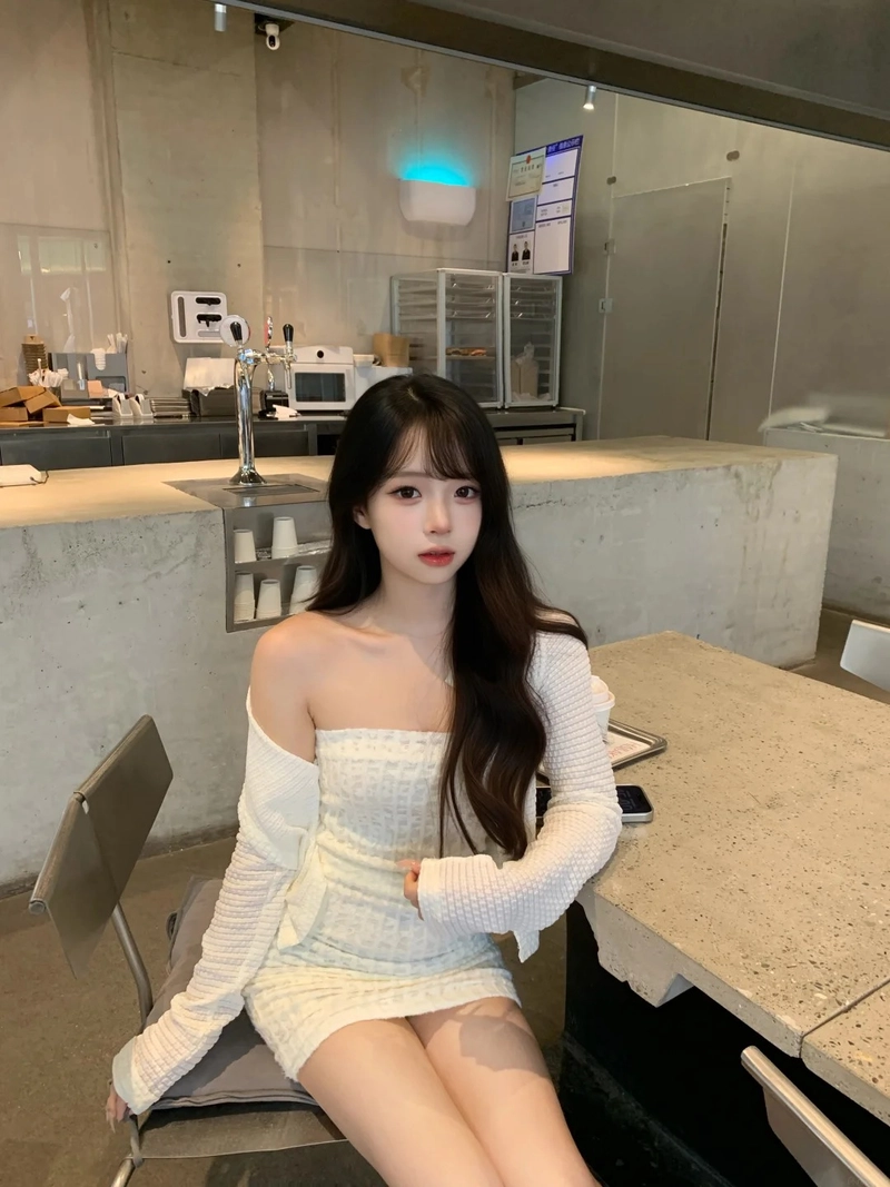 Gái xinh mặc váy ngắn siêu ngắn