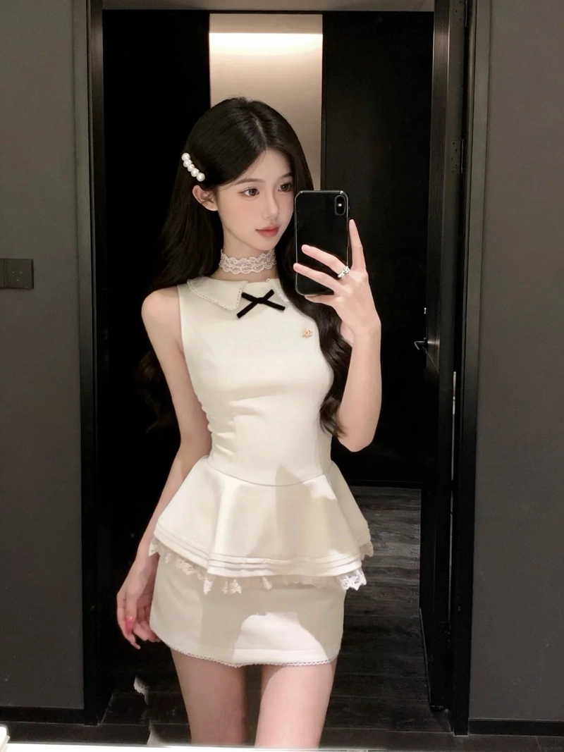 Gái xinh mặc váy ngắn thần thái cuốn