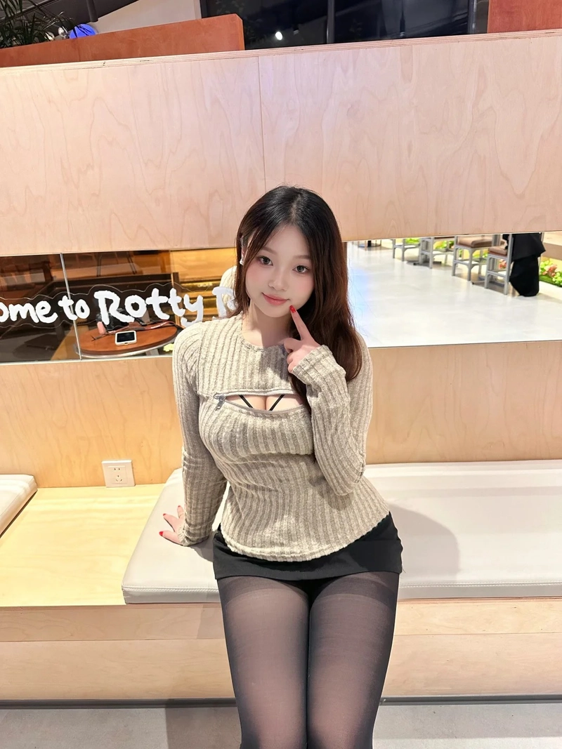 Gái xinh ngon nghẻ cực cuốn hút