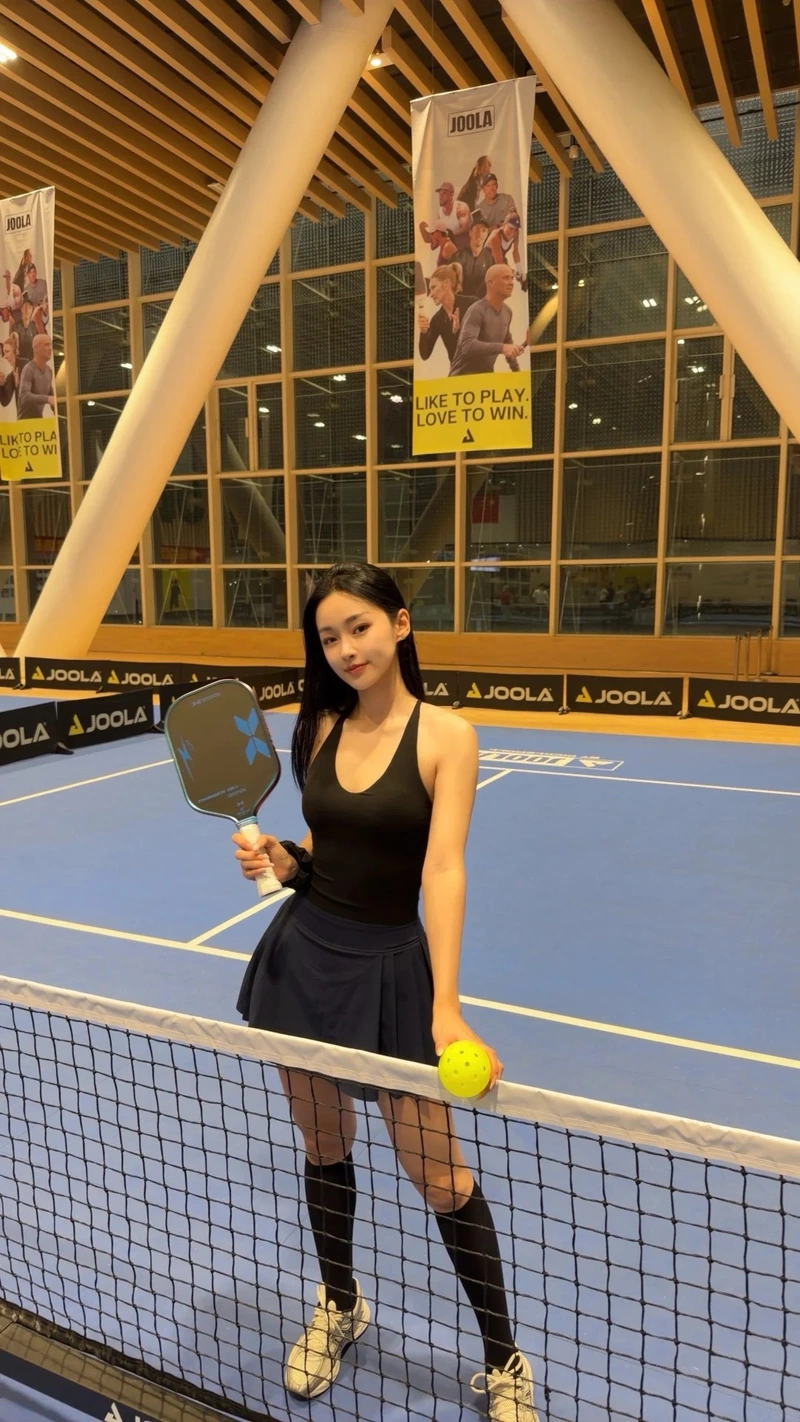 Gái xinh pickleball vóc dáng thanh mảnh
