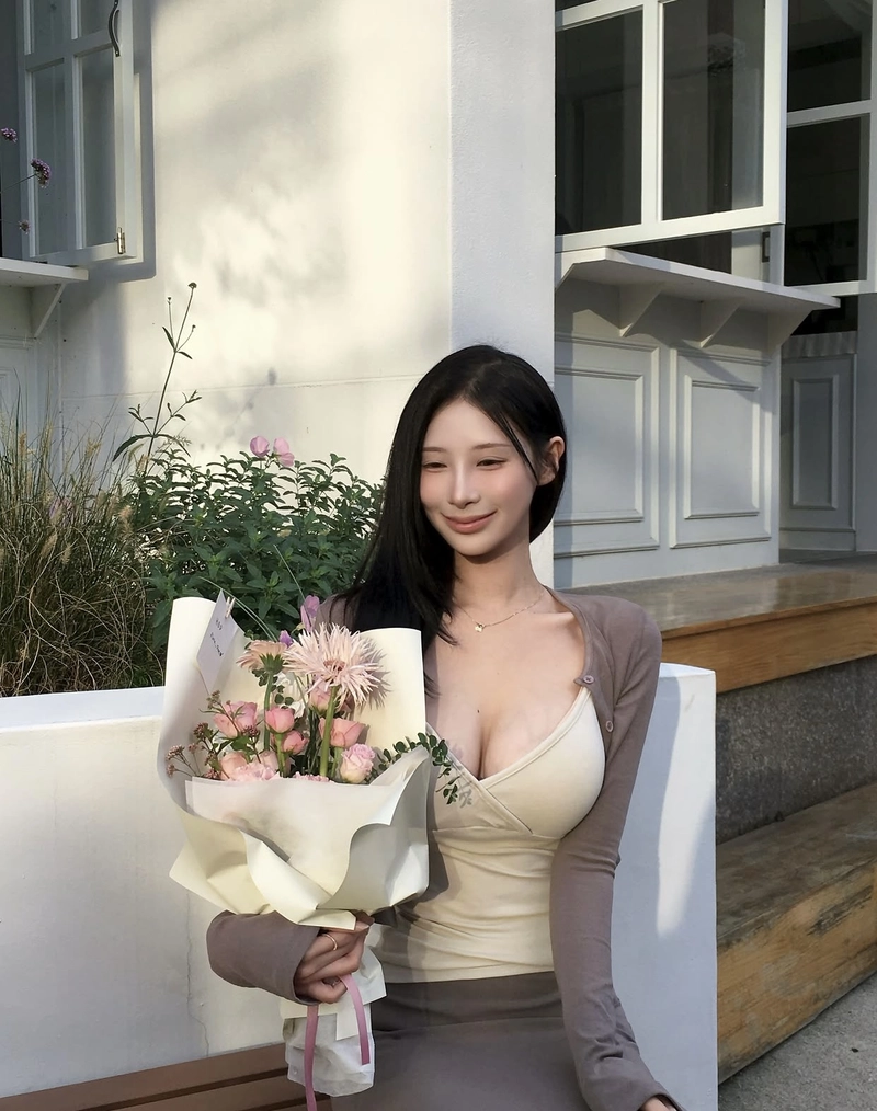 Gái xinh sexy body đồ thiếu vải