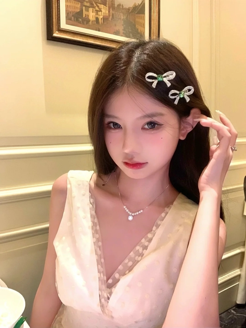 Gái xinh tự sướng nét mặt tươi