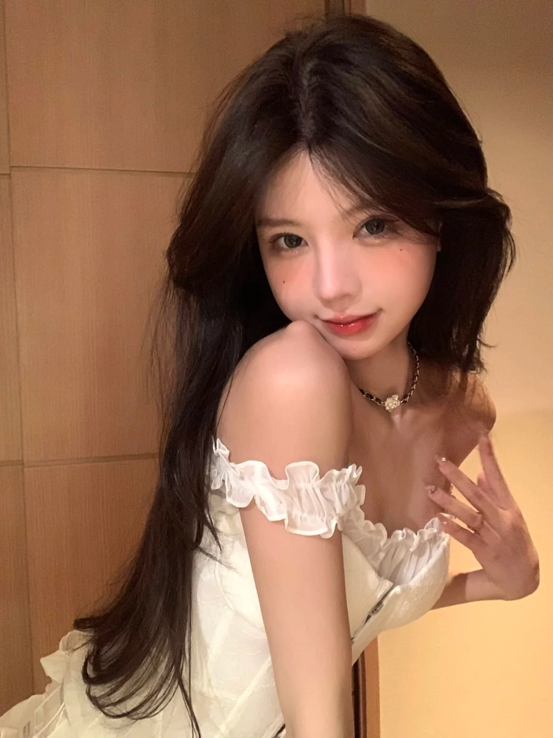 Gái xinh tự sướng vẻ đẹp đời thường