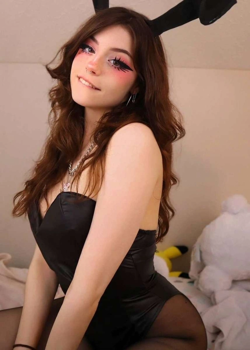 Hannah Owo bikini sexy dáng đẹp quyến rũ
