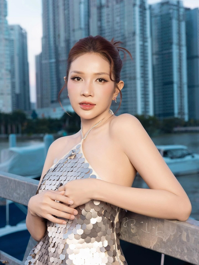 Hình Khả Như bikini không che full HD