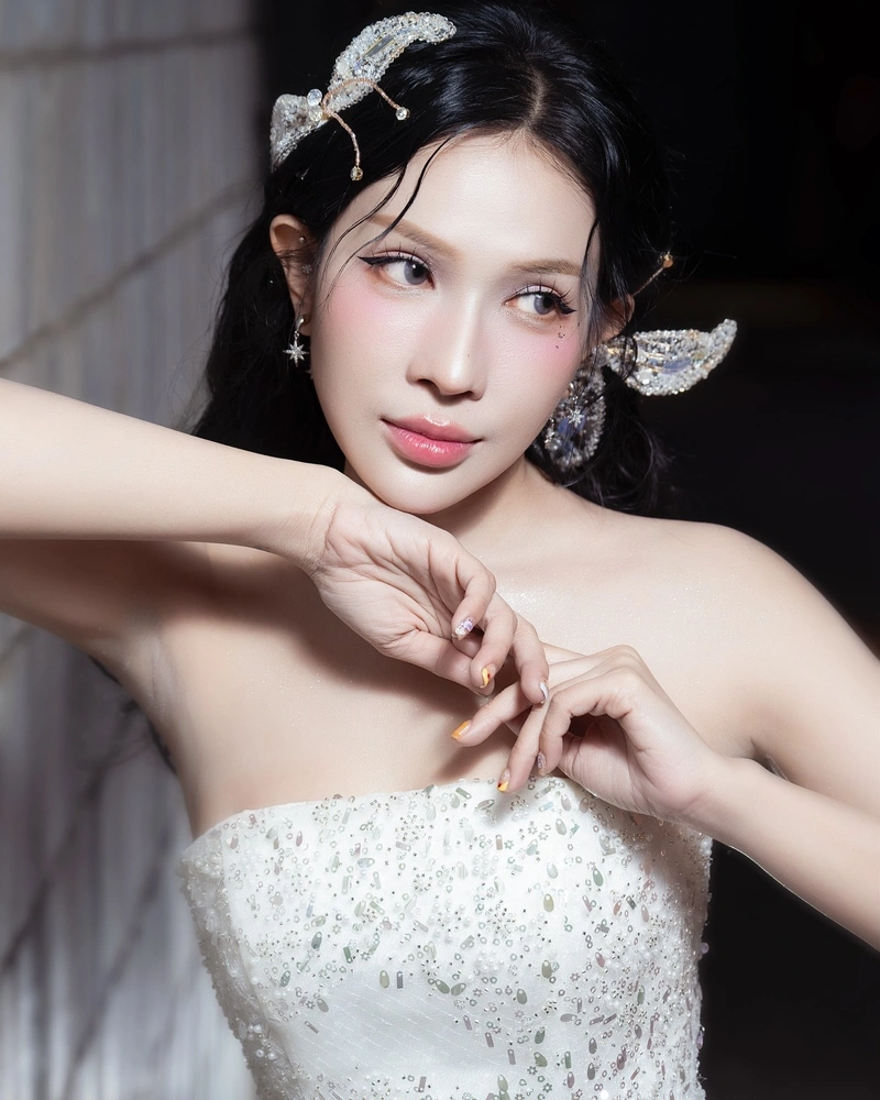 Hình Khả Như bikini nóng bỏng gợi cảm