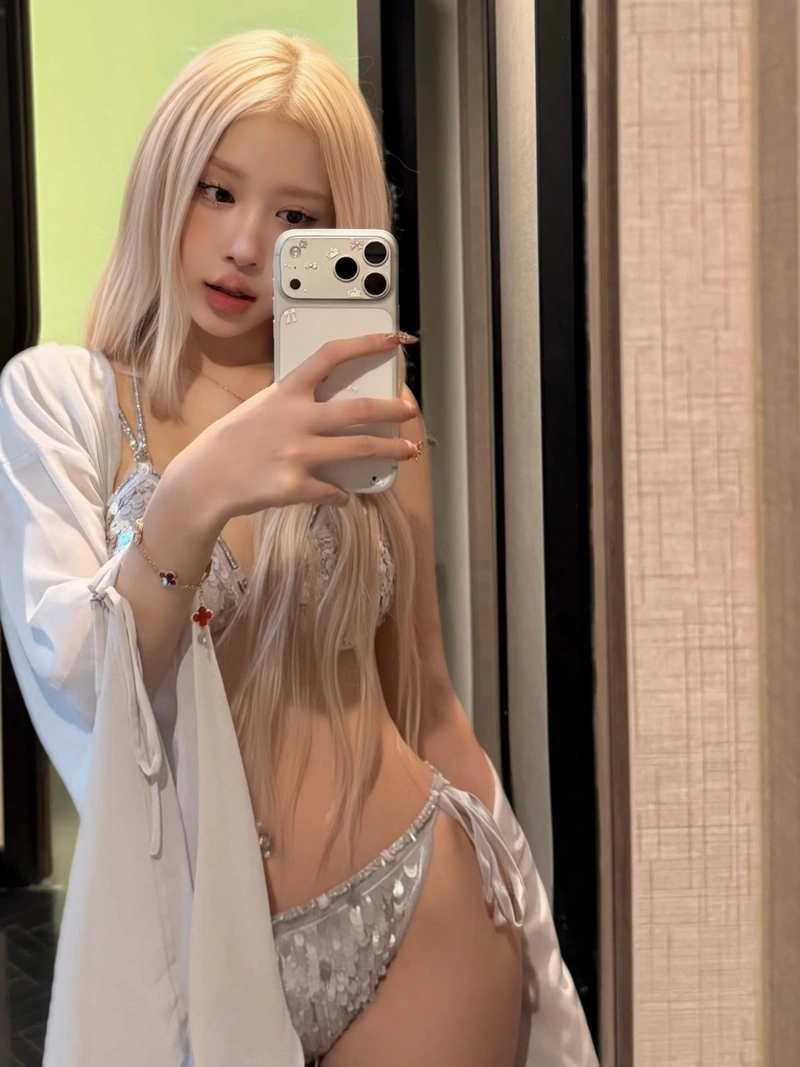 Hình Lê Huyền Diệu mặc bikini sexy đầy cuốn hút