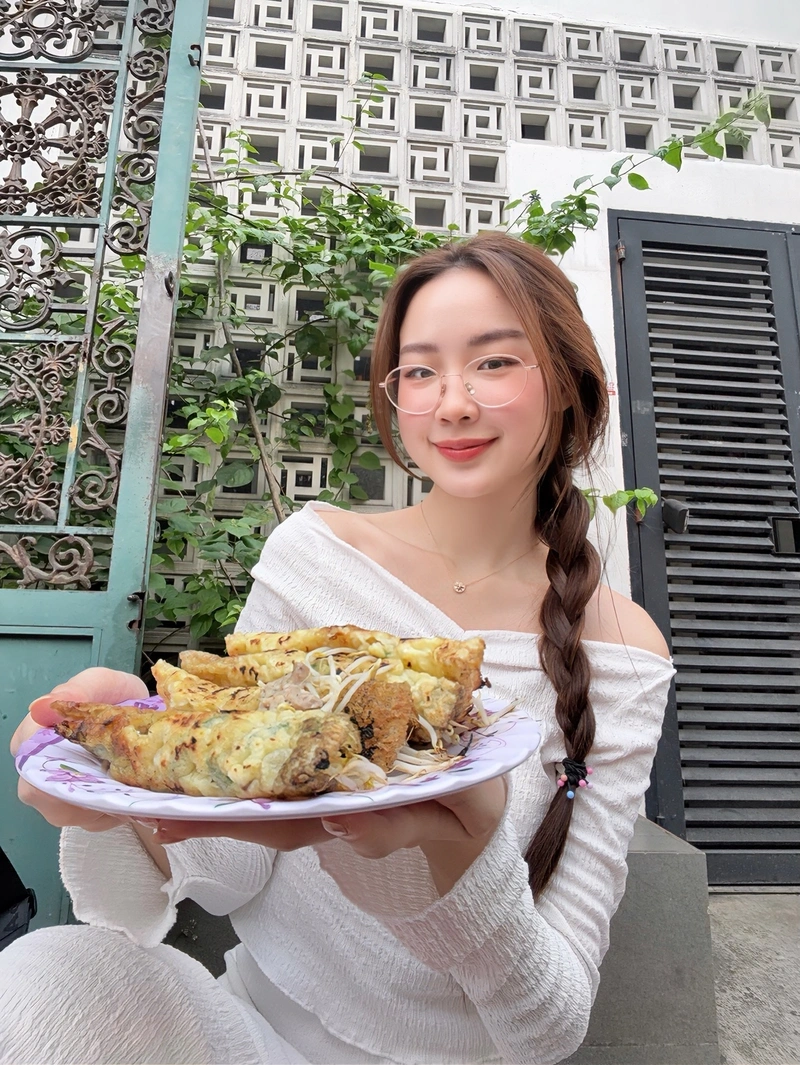 Hình Lê Nguyễn Bảo Ngọc bikini đỏ nóng bỏng cuốn hút người xem
