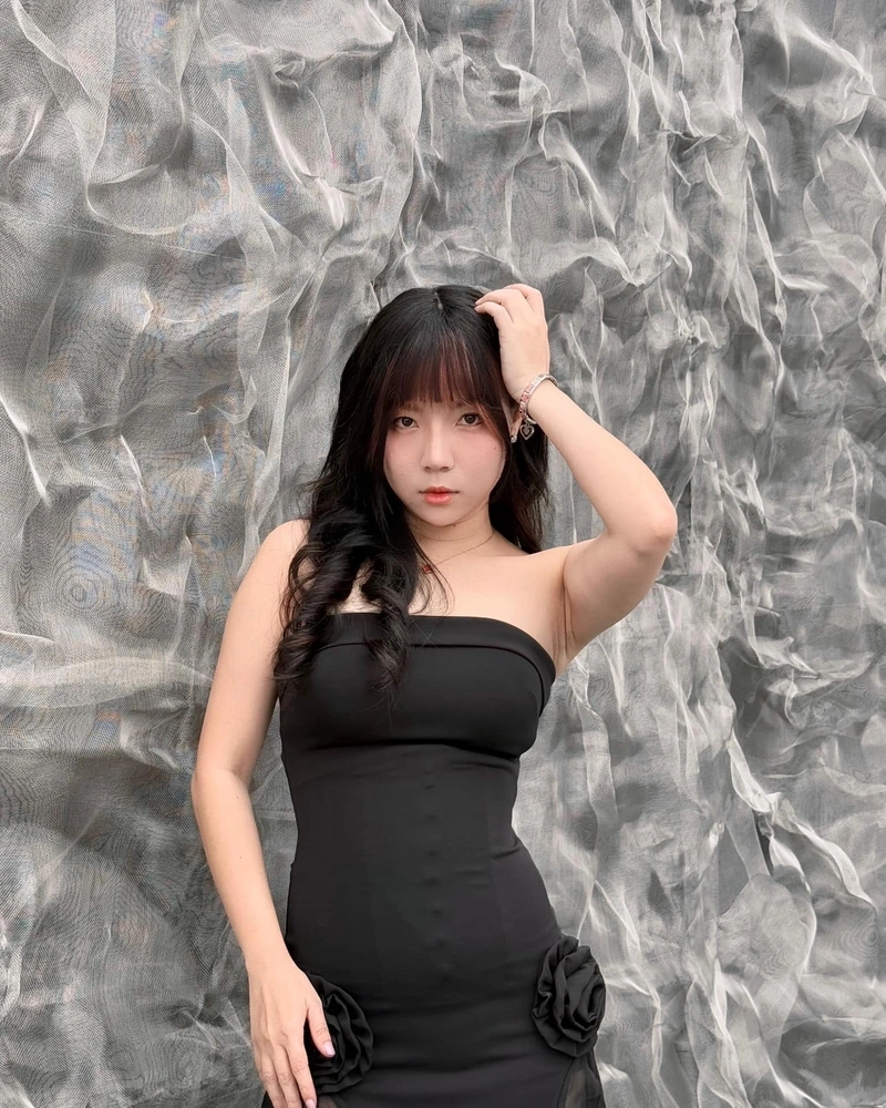 Hình Lykio bikini sexy full HD mông tròn cuốn hút