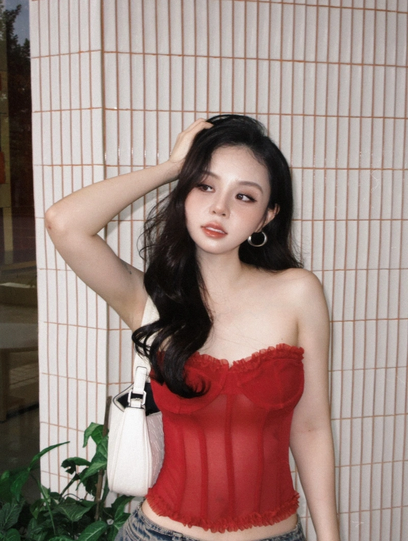 Hình Ngọc Éng bikini sexy vòng ba siêu phẩm