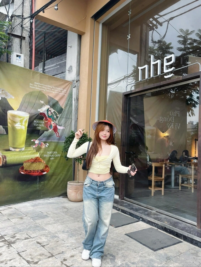 Hình TikToker Lanhxinhyeu06 lột đồ lộ hàng cực phẩm