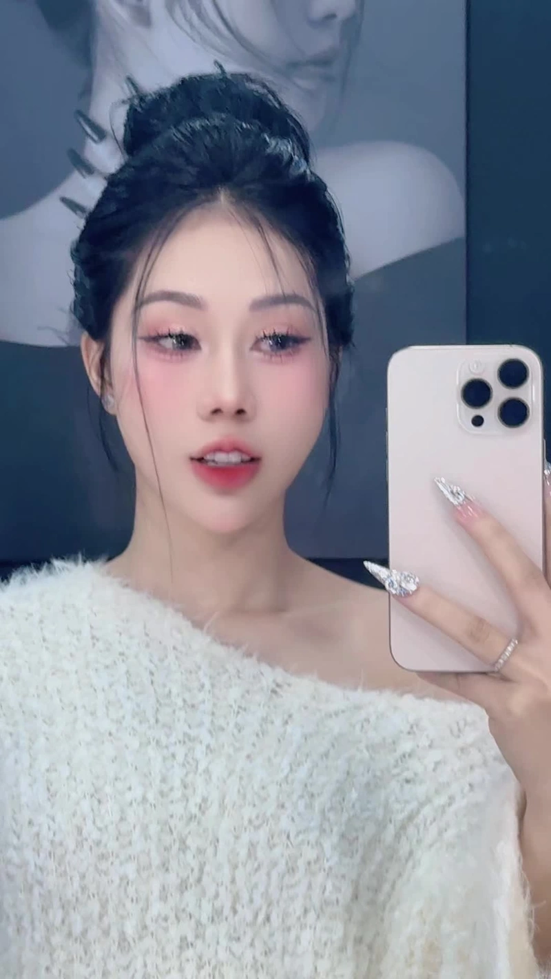 Hình Tuệ Vy Tiktoker sexy cởi hết lộ hàng nóng bỏng