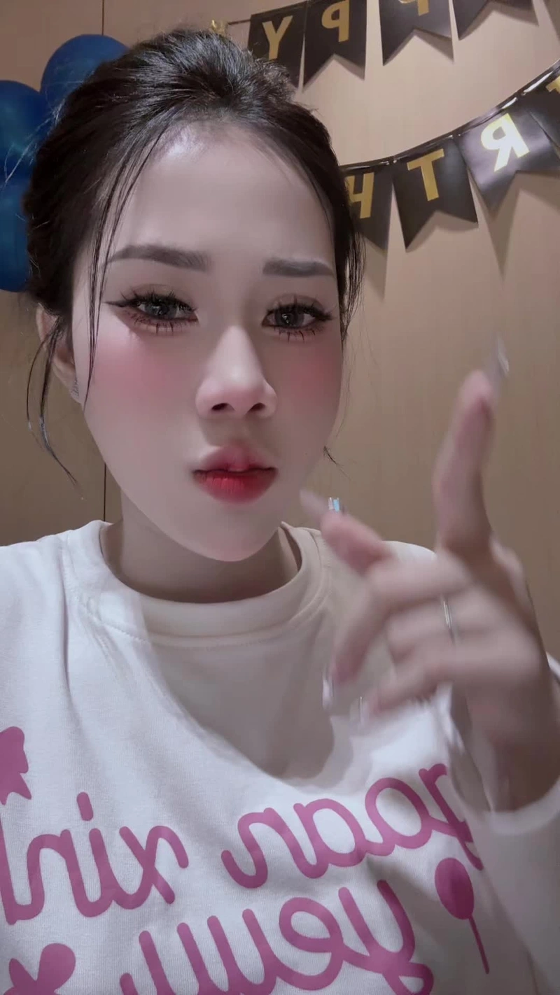 Hình Tuệ Vy Tiktoker sexy không che dâm đãng 2K