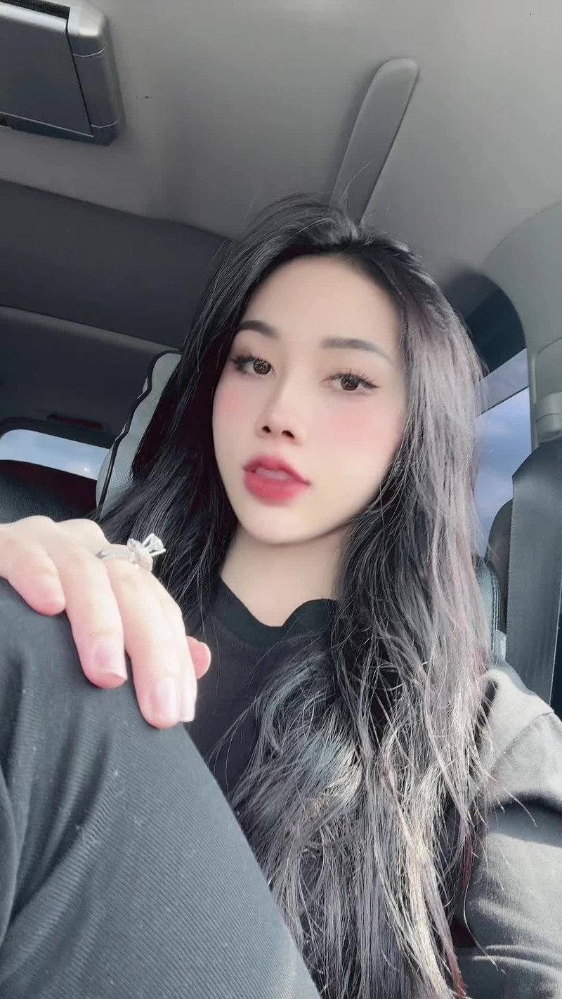 Hình Tuệ Vy Tiktoker sexy mông tròn đầy quyến rũ
