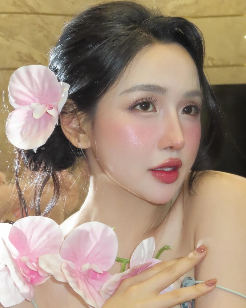 Hình Viên Vibi bikini full HD khoe hàng hút hồn