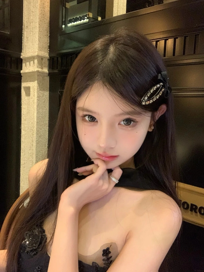 Hình ảnh gái xinh tự sướng cute