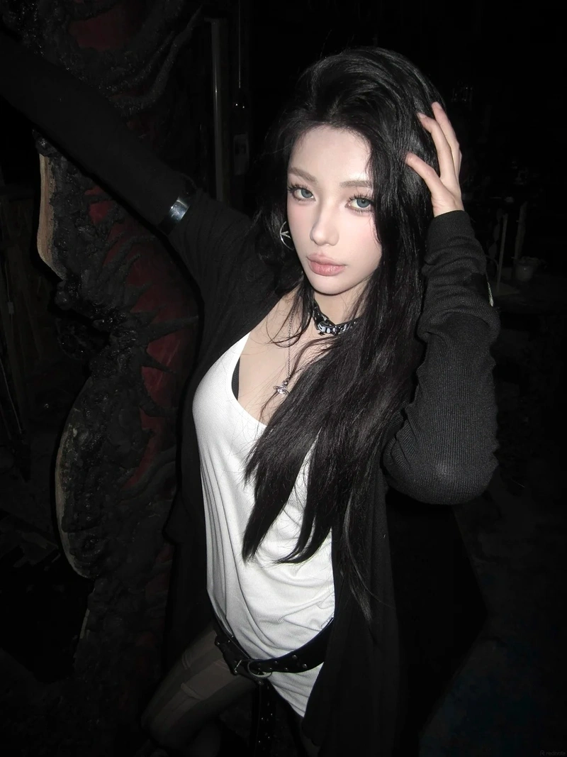 Hình bad girl tự tin sắc lạnh
