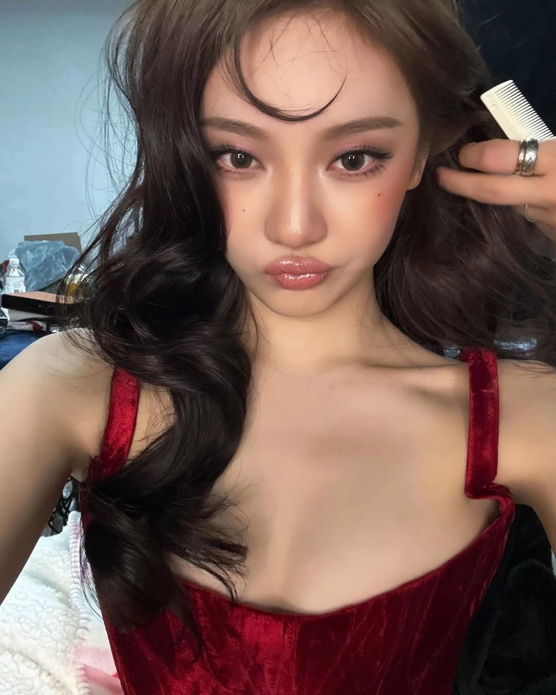 Hình gái xinh Hàn Quốc thanh nhã duyên dáng