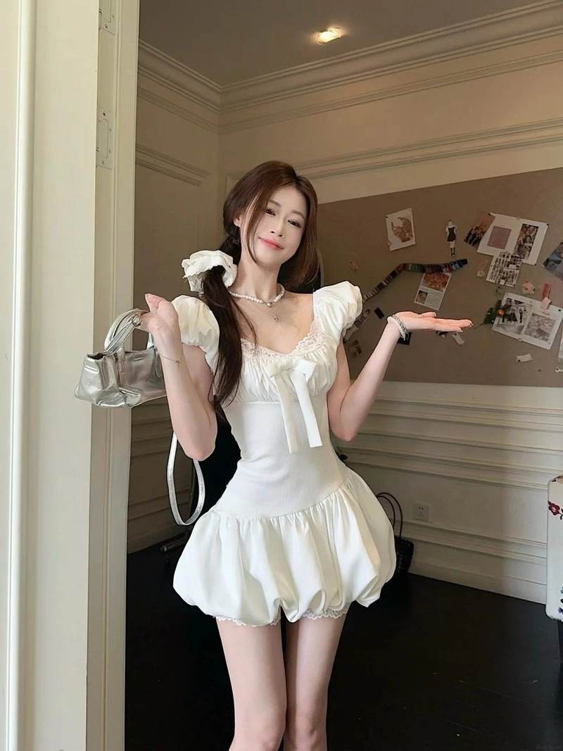 Hình gái xinh mặc váy ngắn dễ thương