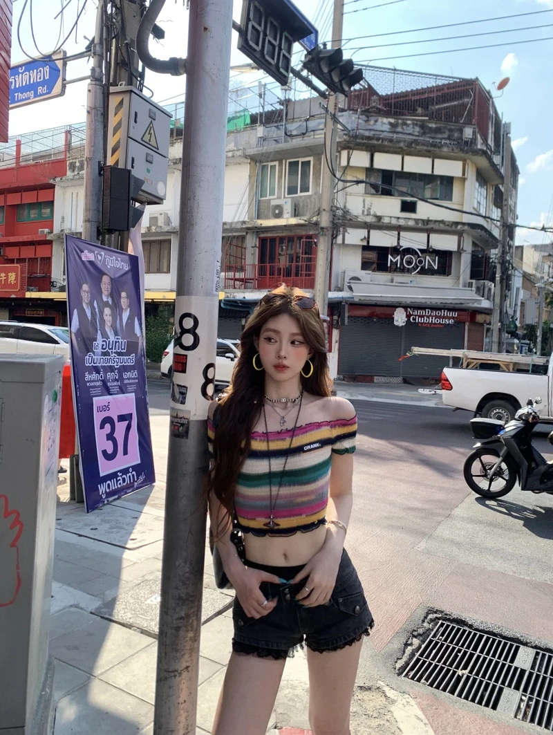 Hình girl phố kiêu kỳ cuốn hút