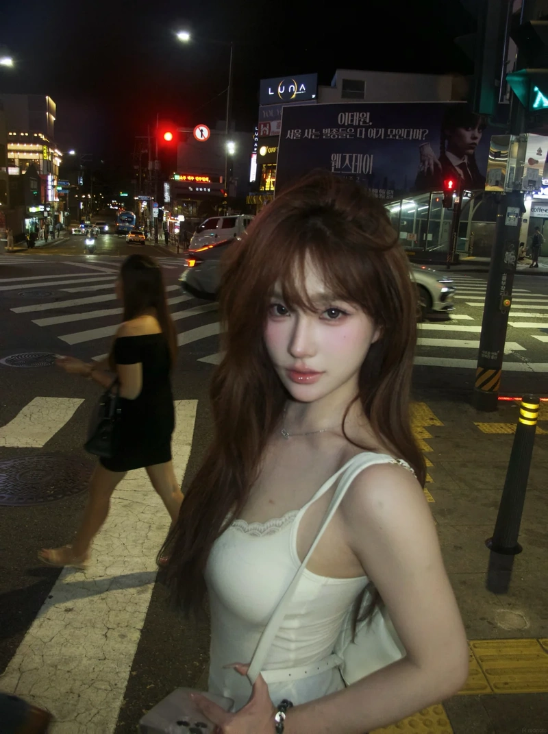 Hình girl phố sắc lạnh kiêu kỳ