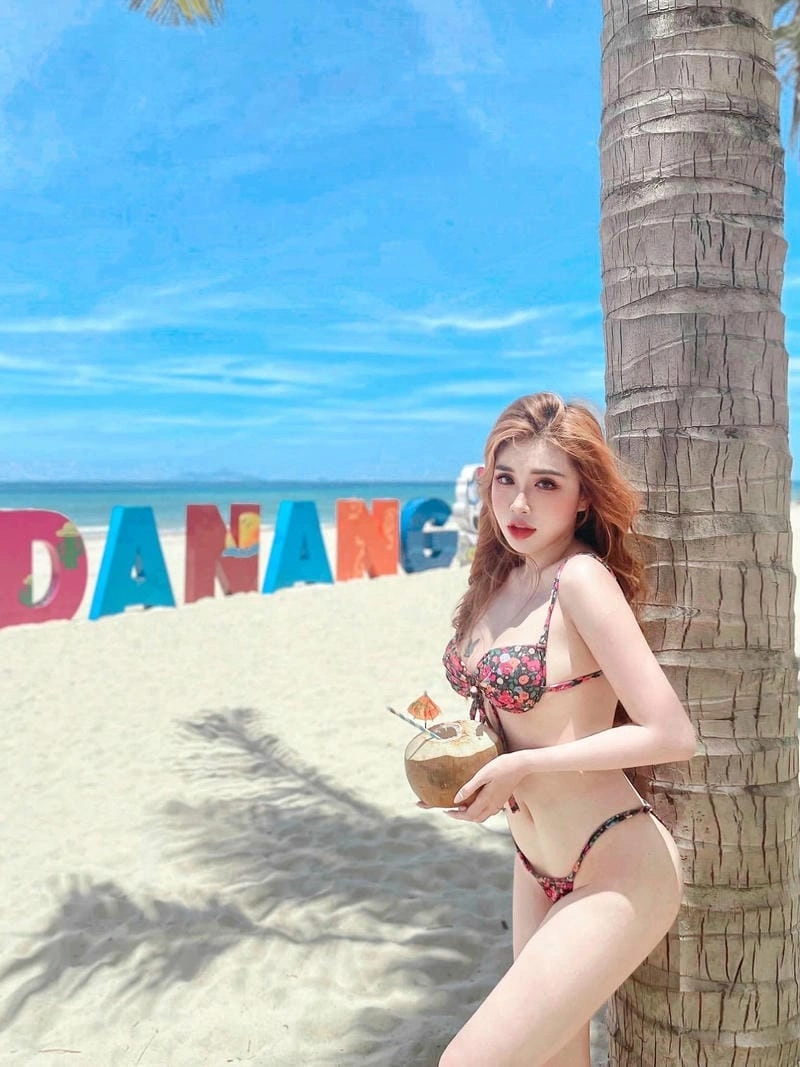 Hình nền máy tính Pinky Bảo Trân bikini nóng bỏng