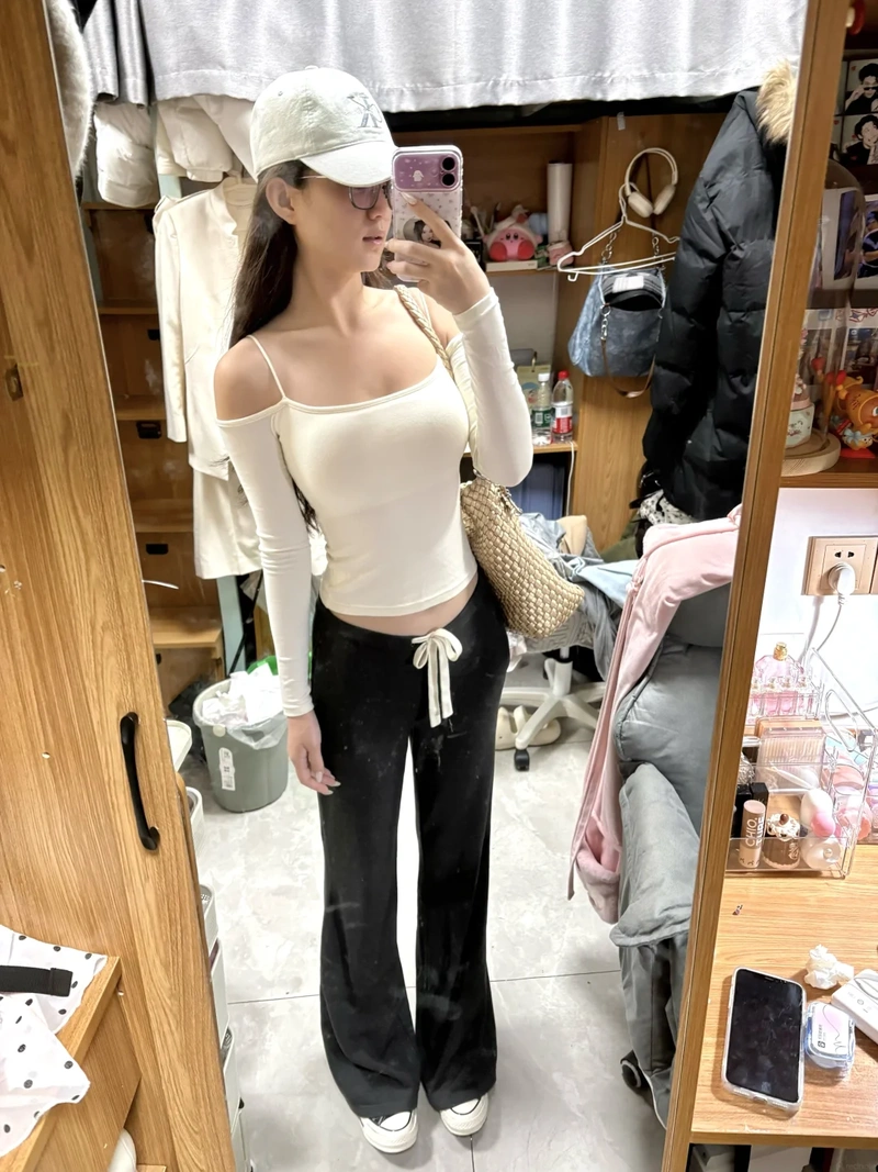 Học sinh nude khoe đít cực phẩm
