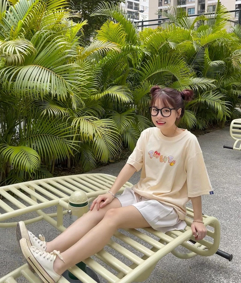 Ngọc Kem bikini nóng bỏng mông to tròn đầy